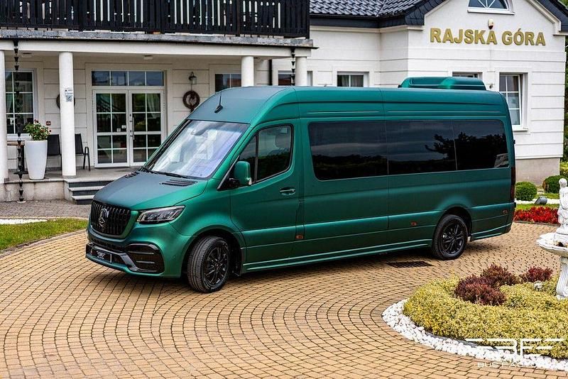 Neu Mercedes Sprinter 190 PS (139 kW) 2025 Grün Van