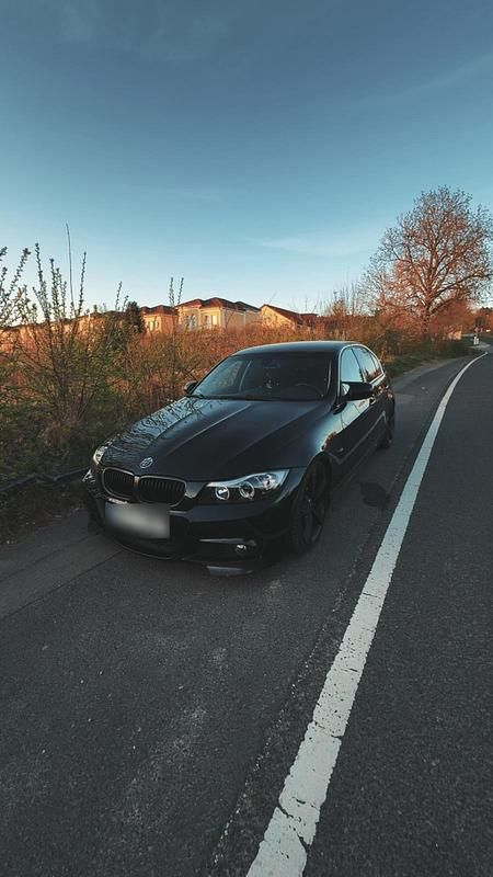 Gebraucht BMW 325 218 PS (160 kW) 2009 Schwarz Limousine