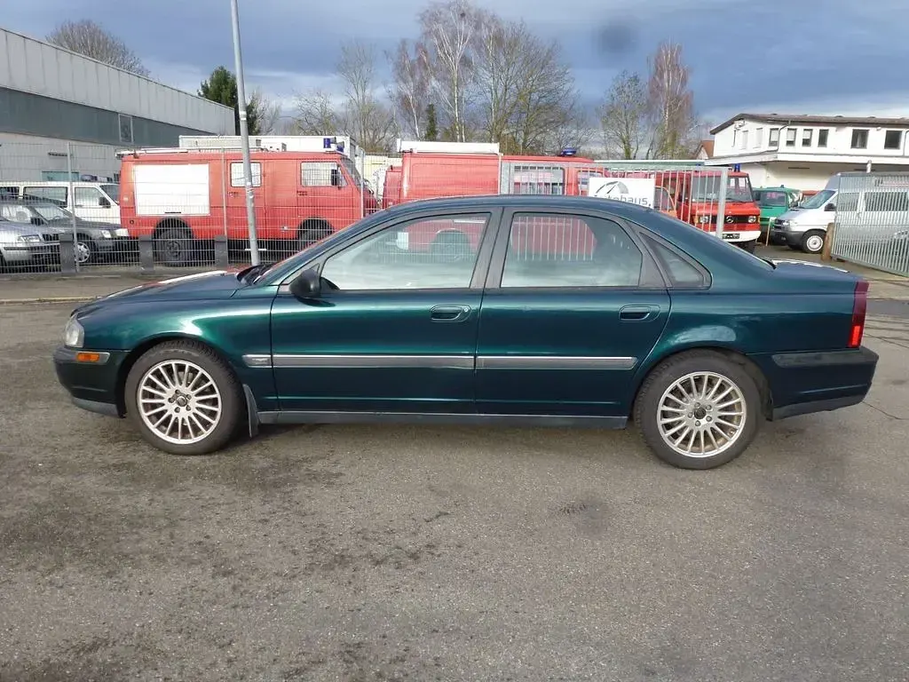 Usata Volvo S80 200 CV (147 kW) 2002 Verde Berlina