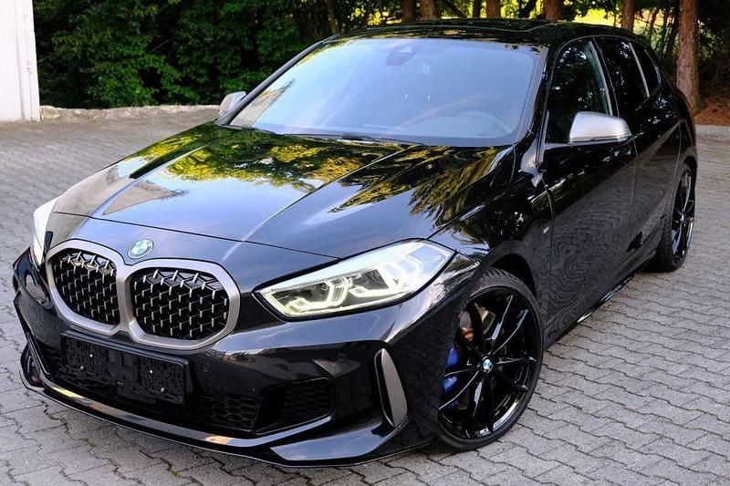 Używany BMW M135 M Performance 306 KM (225 kW) 2023 Czarny Hatchback