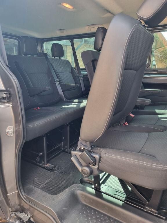 Gebraucht Opel Vivaro S 145 PS (106 kW) 2016 Silber Van / Kleinbus