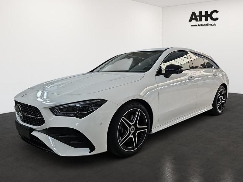 Polarweiß Gebraucht 2025 Mercedes CLA200 Shooting Brake AMG Kombi | 39.980 € (Teuer) - Bild 1/4