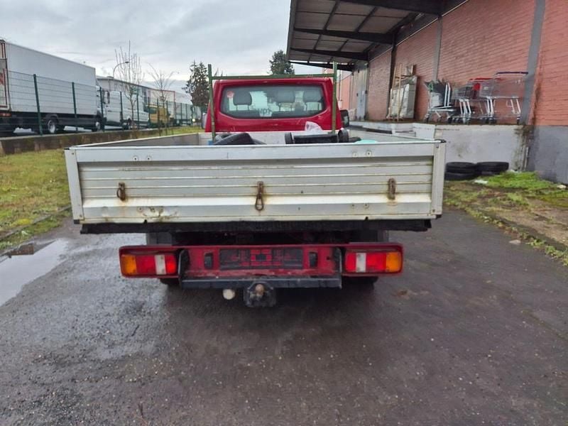 Second-hand VW Transporter 86 CP (63 kW) 2005 Roșu Van