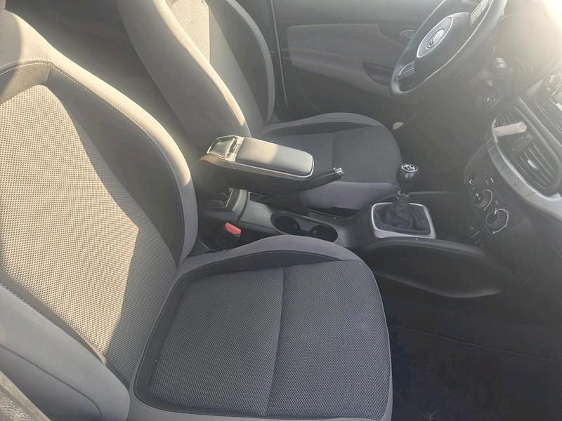 Usado Fiat Tipo 95 CV (69 kW) 2017 Blanco Familiar