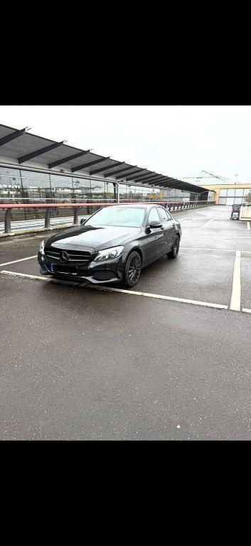 Schwarz Gebraucht 2016 Mercedes C250 Limousine | 16.500 € (Superpreis) - Bild 1/4