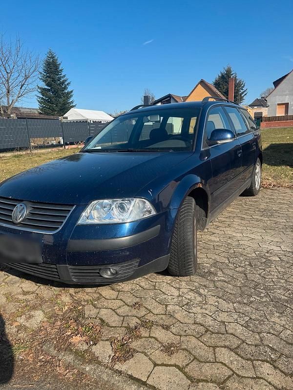 Gebraucht VW Passat 105 PS (77 kW) 2005 Blau Kombi