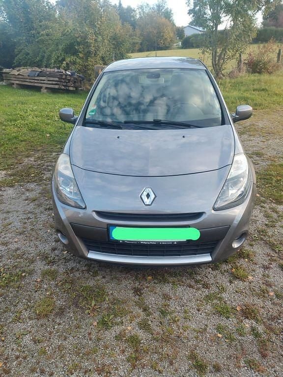 Grau Gebraucht 2011 Renault Clio II Luxe Limousine | 4.850 € (Fairer Preis) - Bild 1/4