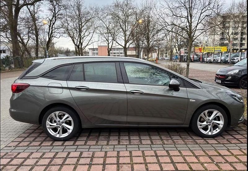 Grau Gebraucht 2017 Opel Astra Kombi | 7.999 € (Superpreis) - Bild 1/4