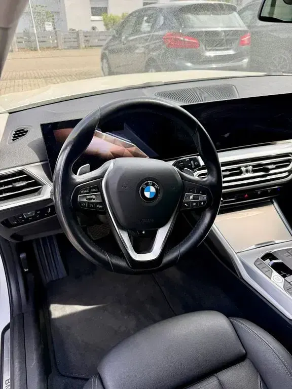 Gebraucht BMW 320 Sport Line 190 PS (139 kW) 2023 Weiß Kombi