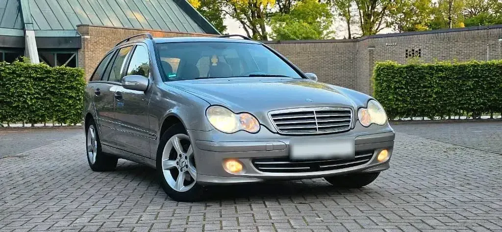 Gebraucht Mercedes C220 186 PS (136 kW) 2005 Gold Kombi