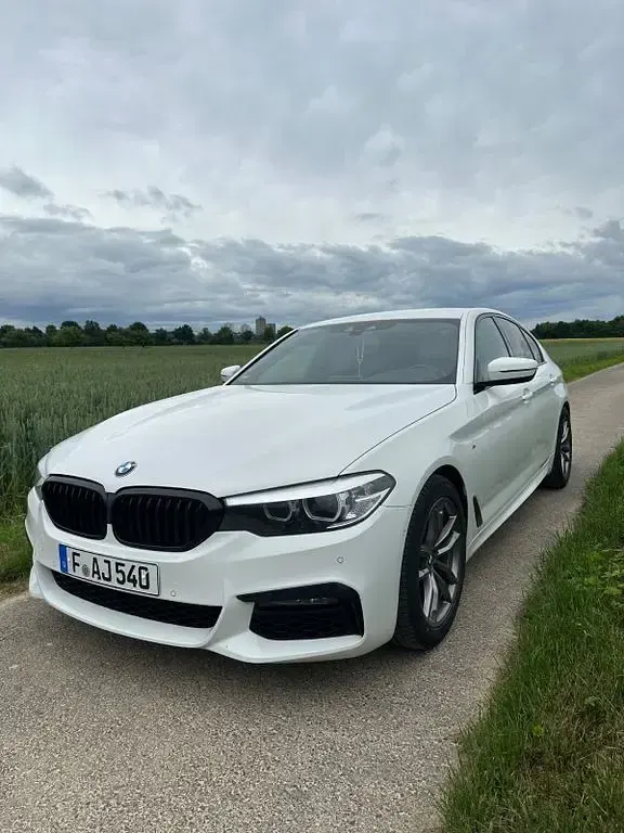 Gebraucht BMW 520 Performance 184 PS (135 kW) 2019 Weiß Limousine