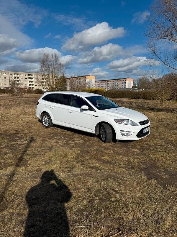 Gebraucht Ford Mondeo 140 PS (102 kW) 2012 Weiß Kombi