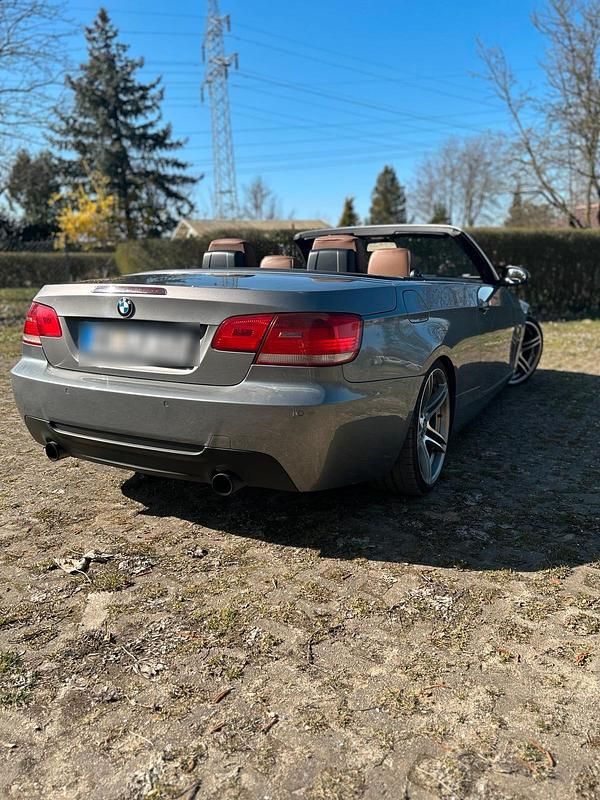 Grau Gebraucht 2006 BMW 335 Cabriolet M Sport Cabrio | 15.000 € - Bild 1/4