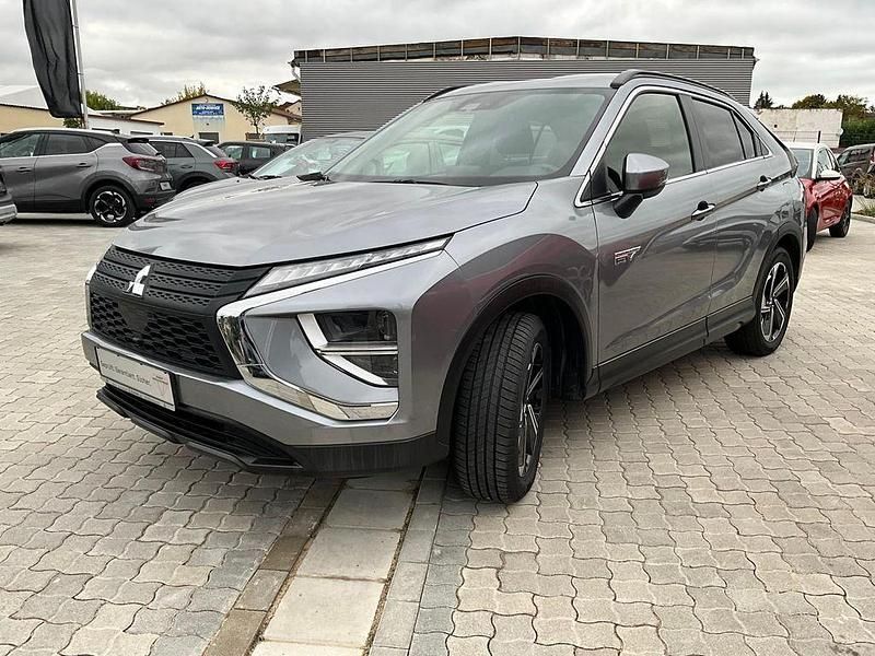 Grau Gebraucht 2022 Mitsubishi Eclipse Cross Basis SUV | 18.450 € (Guter Preis) - Bild 1/4