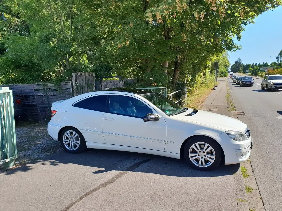 Gebraucht Mercedes CLC200 Edition 122 PS (89 kW) 2009 Weiß Coupé