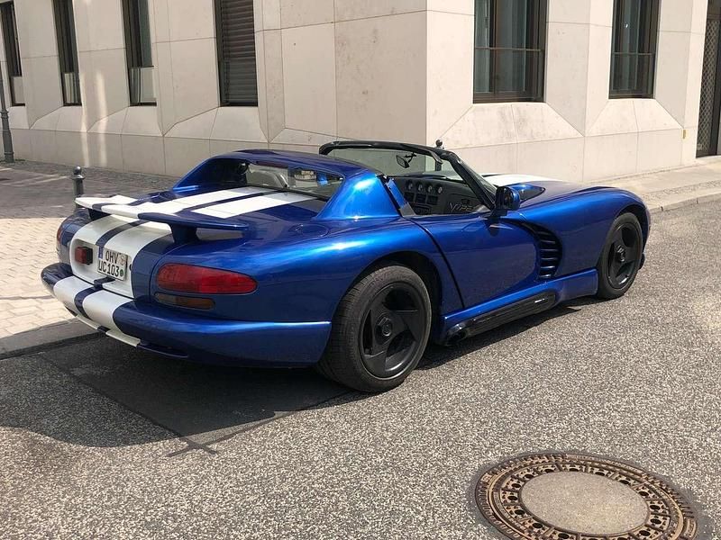 Używany Dodge Viper 400 KM (294 kW) 1994 Niebieski Kabriolet
