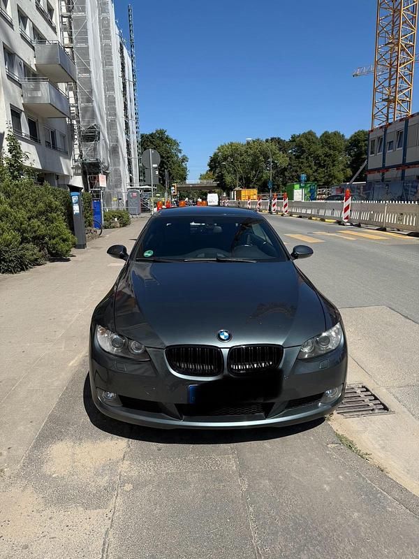 Grau Gebraucht 2007 BMW 330 Cabriolet Cabrio | 12.950 € (Fairer Preis) - Bild 1/4