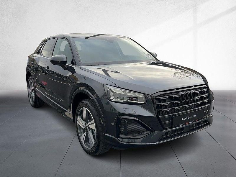 Neu Audi Q2 Advanced Plus 150 PS (110 kW) 2025 Manhattangrau metallic SUV