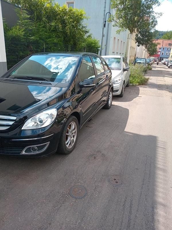 Gebraucht Mercedes B160 95 PS (69 kW) 2009 Schwarz Van / Kleinbus