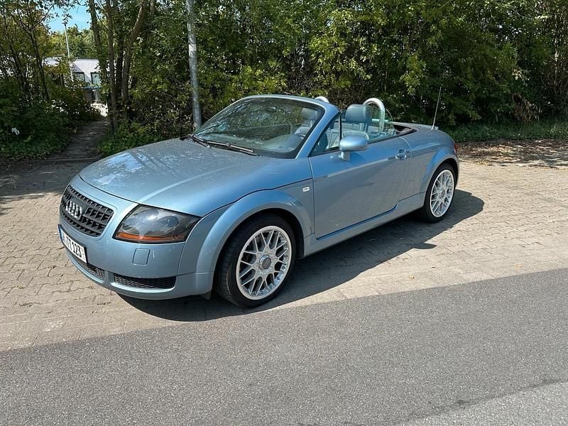 Blau Gebraucht 2005 Audi TT Roadster Cabrio | 7.999 € (Fairer Preis) - Bild 1/4