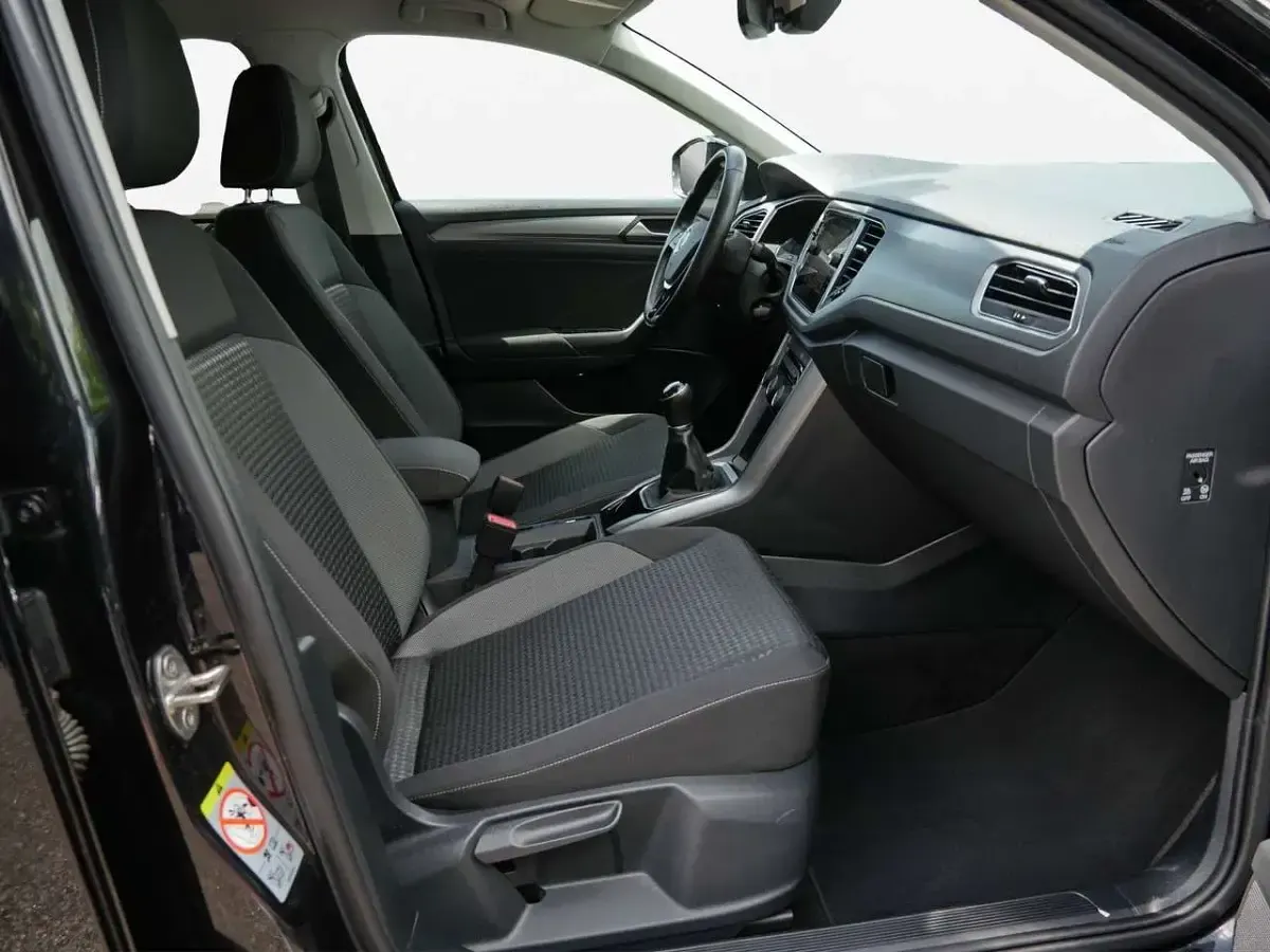 Gebraucht VW T-Roc Active 116 PS (85 kW) 2021 Deep black perleffekt SUV