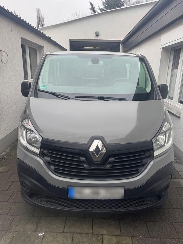 Gebraucht Renault Trafic 121 PS (88 kW) 2017 Grau Van / Kleinbus