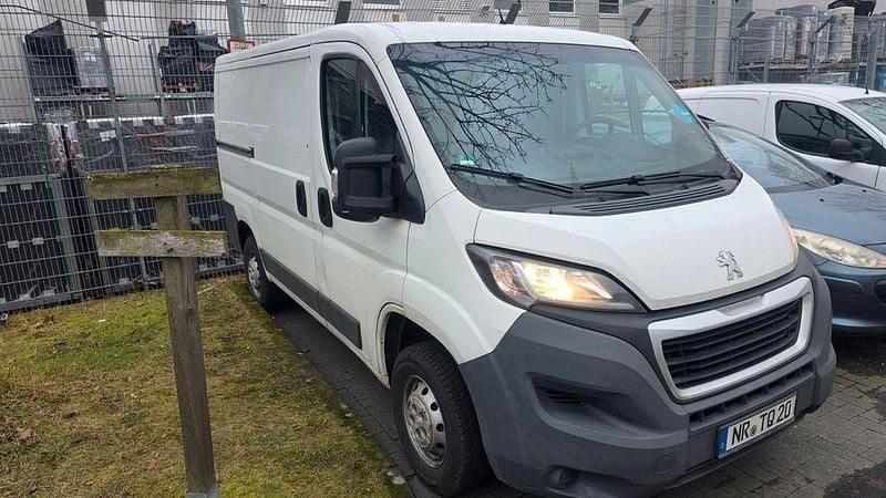 Gebraucht Peugeot Boxer 109 PS (80 kW) 2018 Weiß Van