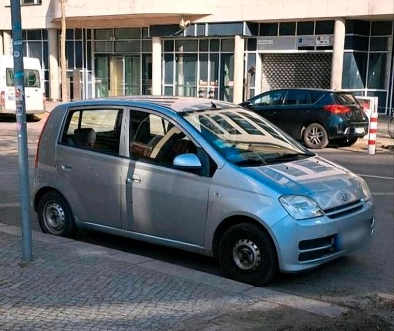 Silber Gebraucht 2006 Daihatsu Cuore Kleinwagen | 1.200 € (Guter Preis) - Bild 1/4
