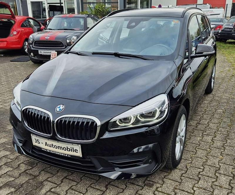 Gebraucht BMW 218 150 PS (110 kW) 2021 Schwarz ii/bonnet fluid black Van / Kleinbus