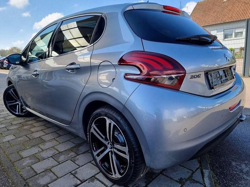 Gebraucht Peugeot 208 GT-line 110 PS (80 kW) 2019 Grau Kleinwagen