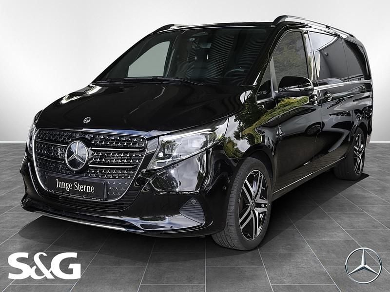 Obsidianschwarz Gebraucht 2024 Mercedes V300 Avantgarde Van / Kleinbus | 79.969 € (Fairer Preis) - Bild 1/4