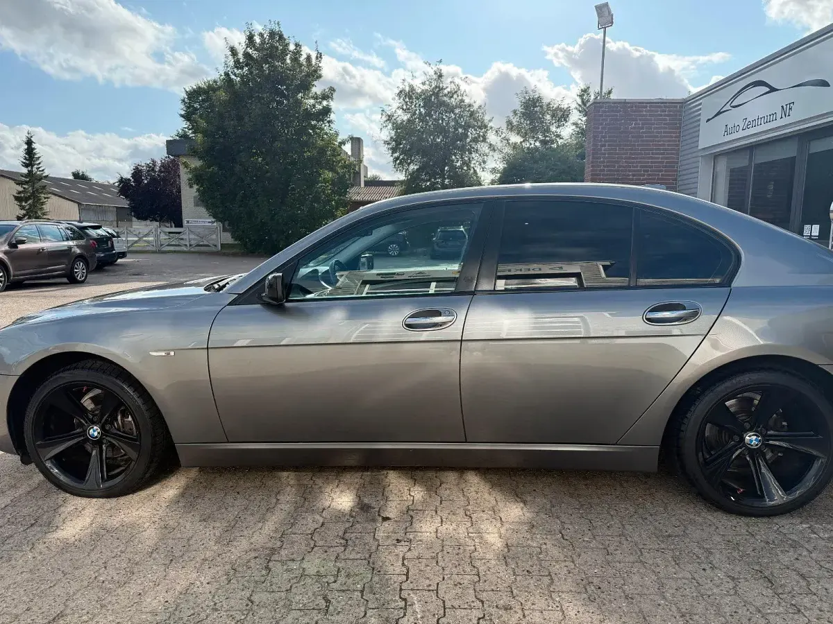 Gebraucht BMW 730 Sport Line 258 PS (189 kW) 2006 Grau Limousine