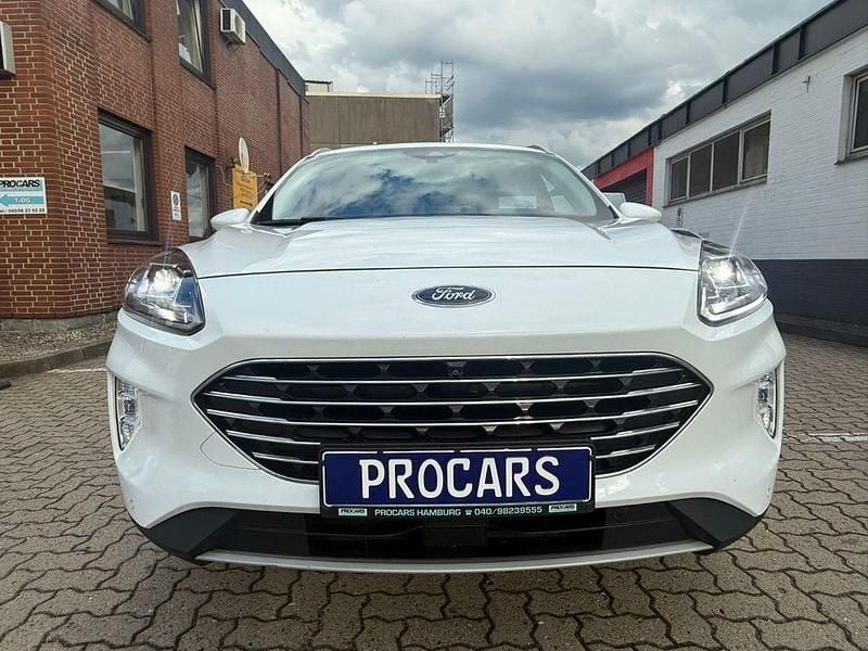 Weiß Gebraucht 2022 Ford Kuga Titanium X SUV | 16.795 € (Guter Preis) - Bild 1/4
