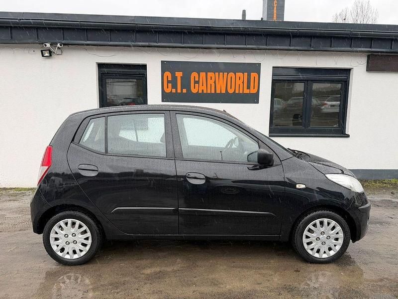 Gebraucht Hyundai i10 67 PS (49 kW) 2010 Schwarz Kleinwagen