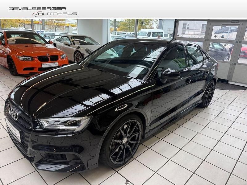 Brillantschwarz Gebraucht 2019 Audi S3 Comfort Limousine | 31.980 € (Guter Preis) - Bild 1/4
