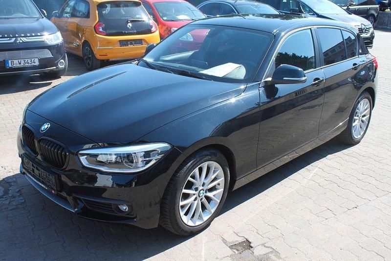 Schwarz Gebraucht 2018 BMW 118 Advantage Kleinwagen | 14.600 € (Guter Preis) - Bild 1/4