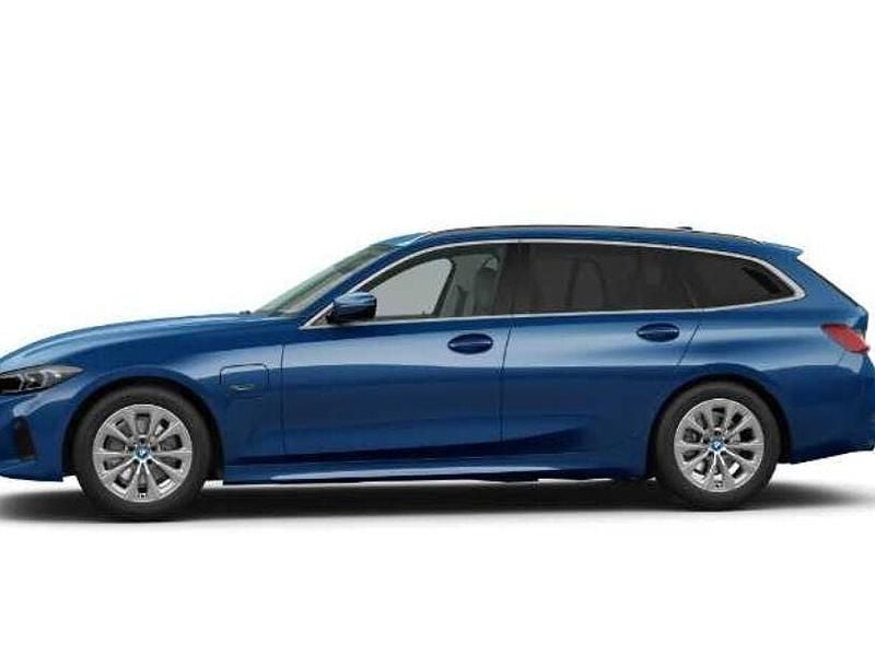 Gebraucht BMW 320e Comfort Edition 163 PS (119 kW) 2023 Phytonicblau (blau) Kombi