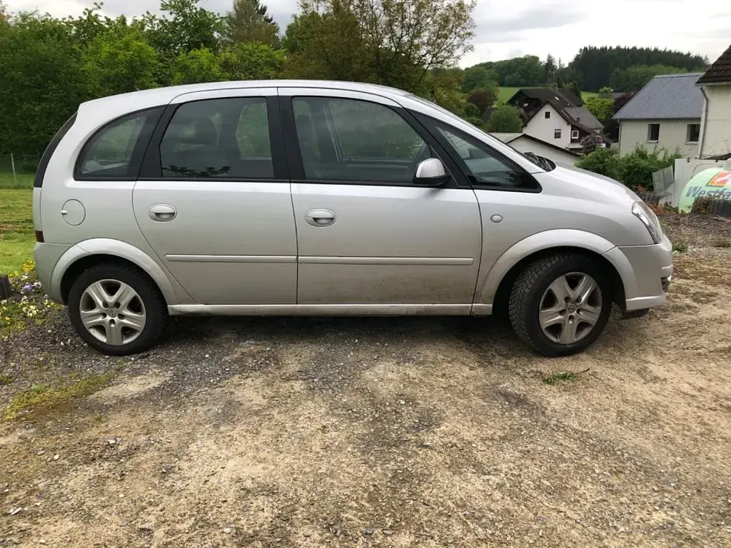 Usata Opel Meriva Edition 105 CV (77 kW) 2009 Grigio Monovolume