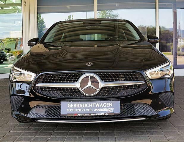 Gebraucht Mercedes CLA200 Shooting Brake 163 PS (119 kW) 2020 Nachtschwarz  unilack Kombi