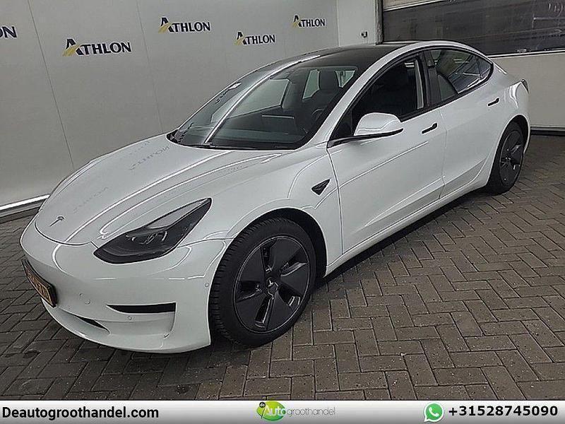 Gebraucht Tesla Model 3 Standard Range 175 kW (238 PS) 2021 Weiß Limousine