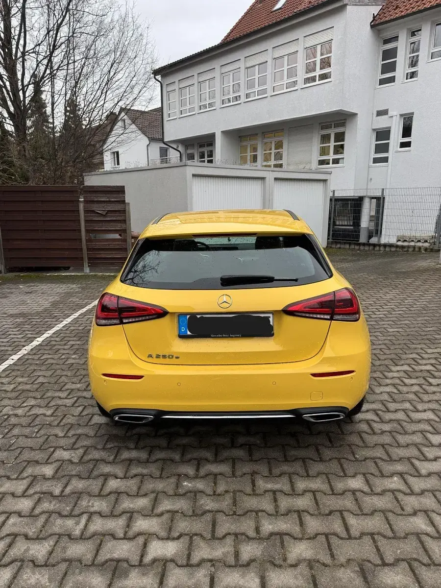 Gebraucht Mercedes A250 218 PS (160 kW) 2020 Gelb Limousine