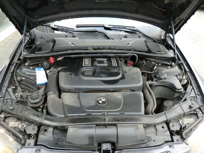 Gebraucht BMW 318 Advantage 122 PS (89 kW) 2007 Grau Limousine