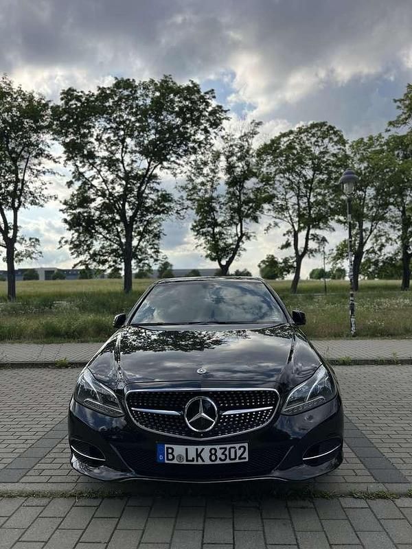 Gebraucht Mercedes E220 Avantgarde 170 PS (125 kW) 2014 Limousine