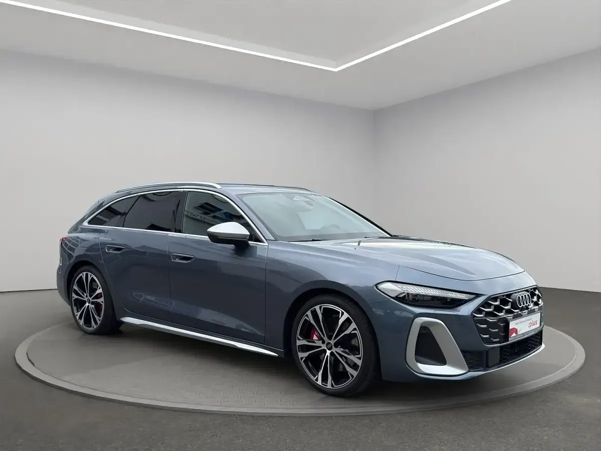 Gebraucht Audi S5 Ambiente 367 PS (269 kW) 2024 Horizontblau metallic Kombi