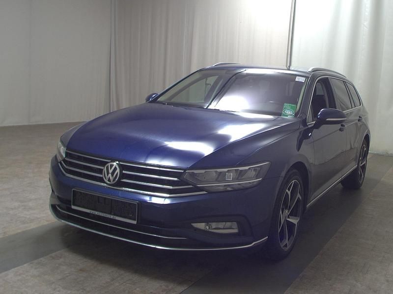 Gebraucht VW Passat Elegance 200 PS (147 kW) 2019 Blau Kombi