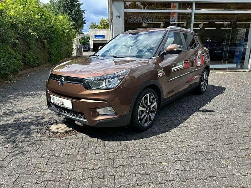 Braun Gebraucht 2016 Ssangyong (KGM) Tivoli Sapphire SUV | 10.400 € (Fairer Preis) - Bild 1/4