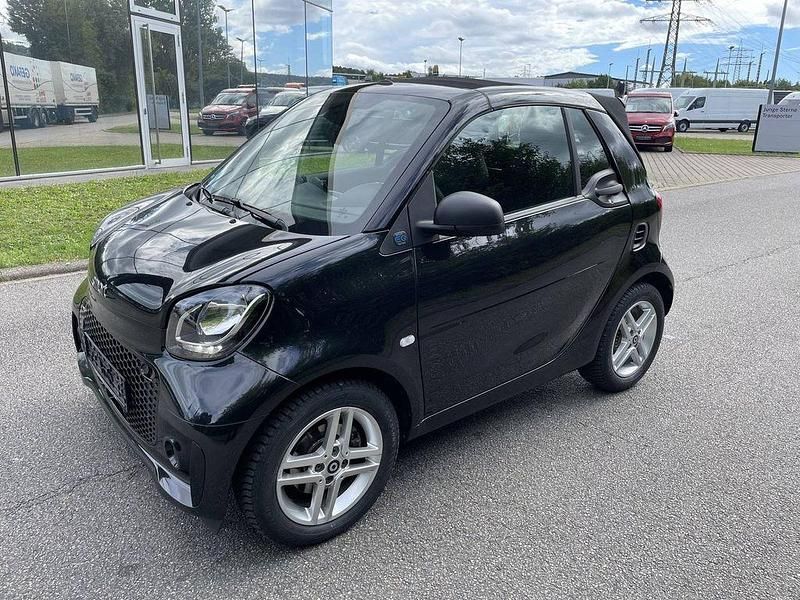 Schwarz Gebraucht 2021 Smart ForTwo Electric Drive Cabrio | 12.221 € (Fairer Preis) - Bild 1/4