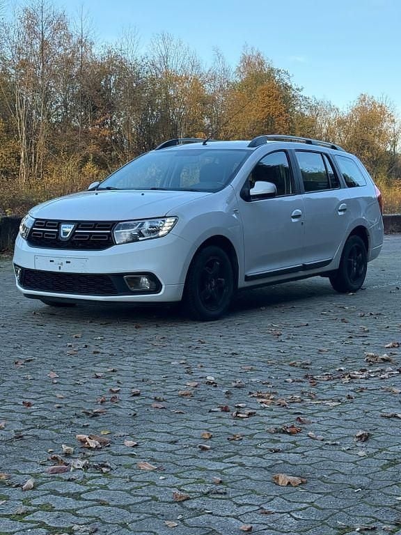 Weiß Gebraucht 2017 Dacia Logan MCV Lauréate Kombi | 5.499 € (Superpreis) - Bild 1/2