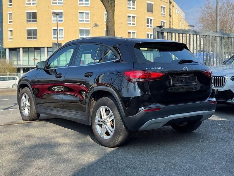 Gebraucht Mercedes GLA250 Business 218 PS (160 kW) 2023 Schwarz SUV