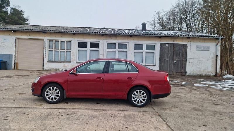 Gebraucht VW Jetta Comfortline 102 PS (75 kW) 2006 Rot Limousine